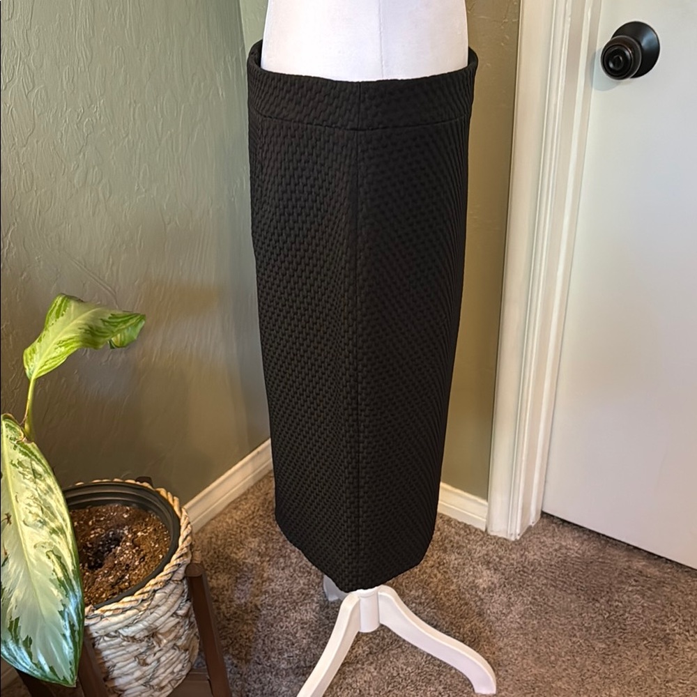 J. Crew Textured Black Pencil Skirt - Picture 4 of 7